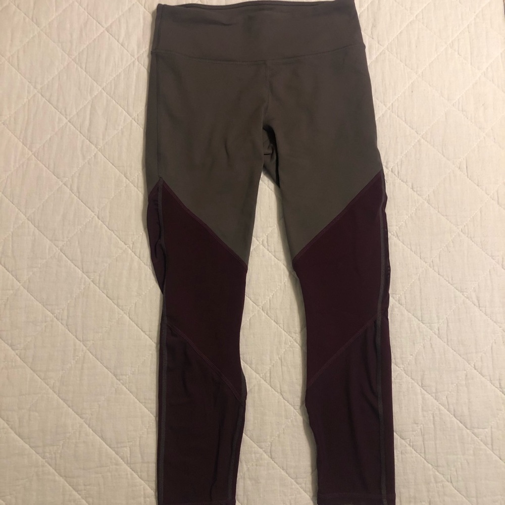 Fabletics mid rise power hold colorblick capri